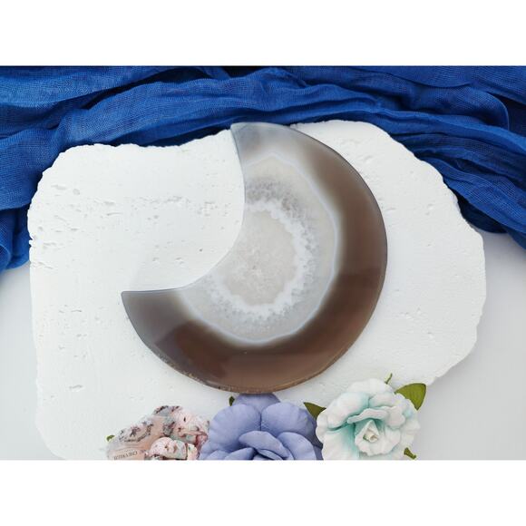 Large Druzy Agate Flat Moon Crystal Carving - Picture 6 of 6